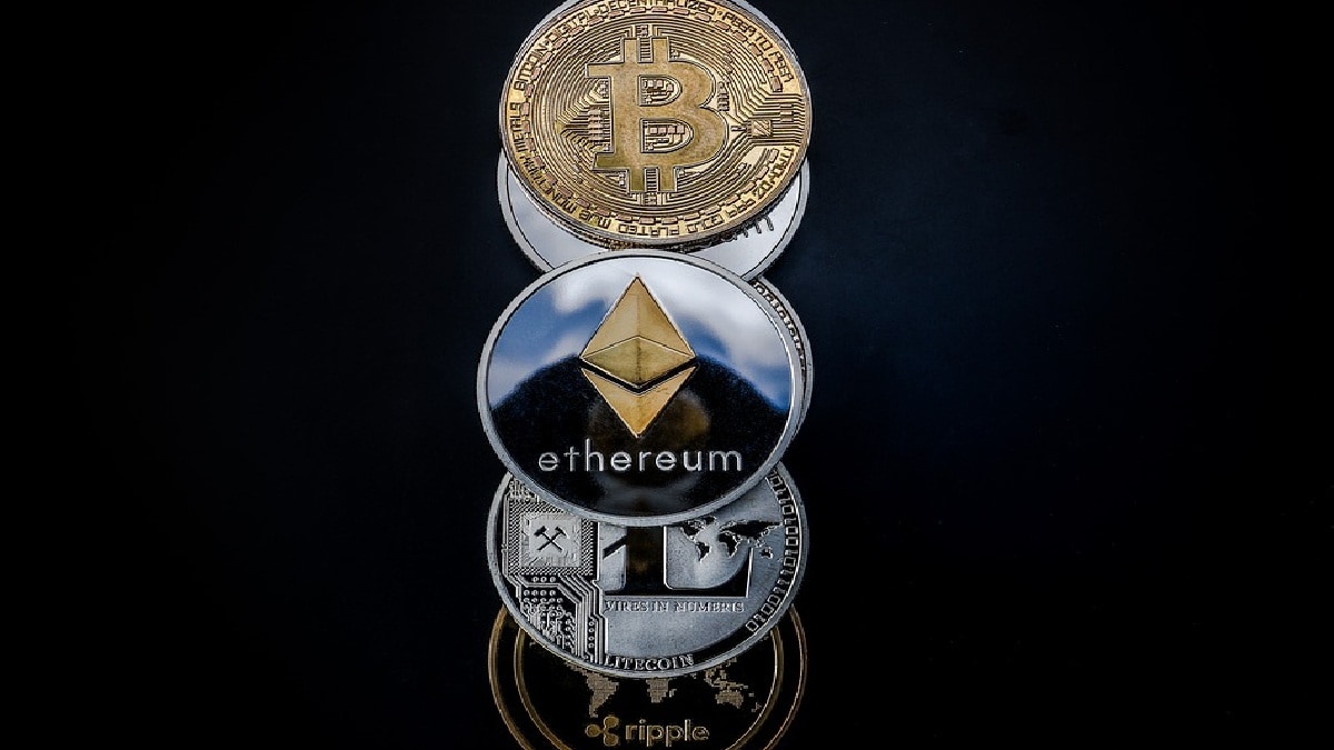 Crypto Price Today: Bitcoin Trades at $92,000, Most Altcoins See Losses on Last Day of 2024