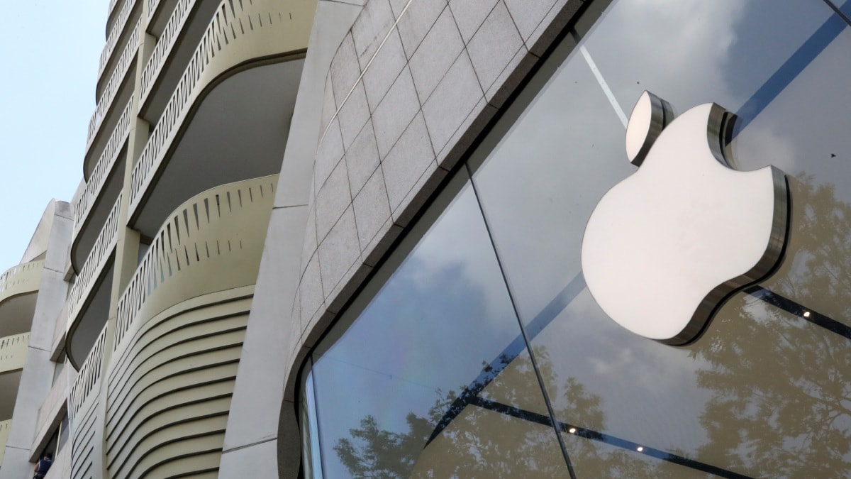 Apple’s ELEGNT AI Framework Can Help Non-Humanoid Robots Convey Intent Via Movement