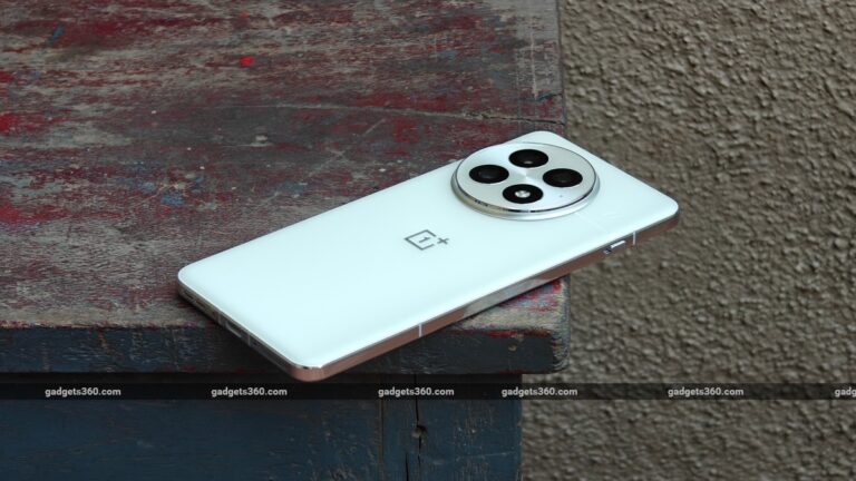 OnePlus 13 Partners Instagram to Add Night Mode to In-App Camera