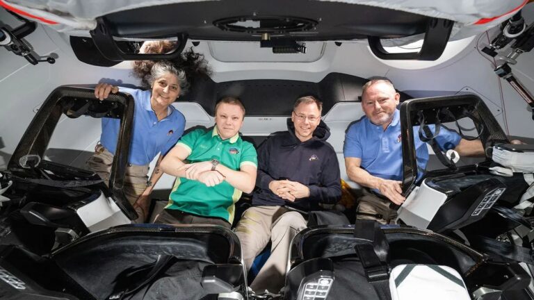 NASA, SpaceX Crew-9 Returns on Crew Dragon Freedom After 171 Days in Space