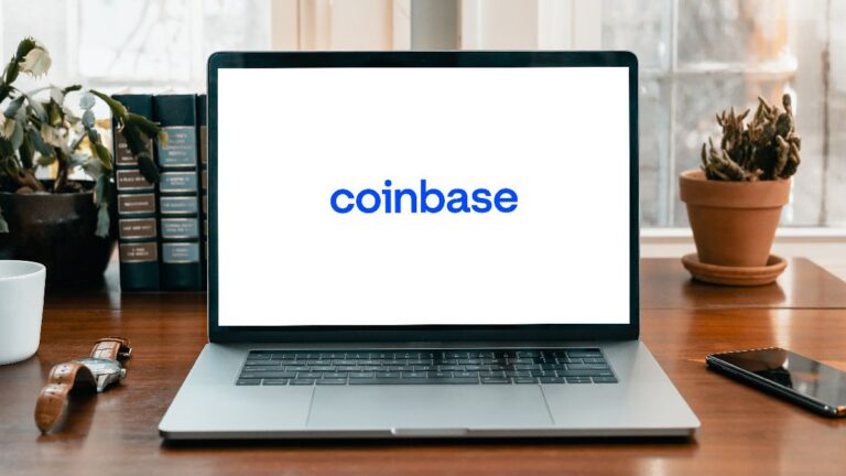 Coinbase Collaborates with Global Government Agencies as Trump Pushes Crypto into the Spotlight