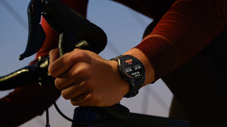 Global Smartwatch Sales Decline for the First Time in 2024, Xiaomi Reports Strong Growth: Counterpoint