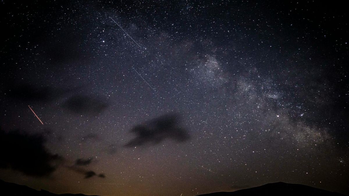 Lyrid Meteor Shower 2025 Peaks April 22 With Fireballs and Clear Skies Expected