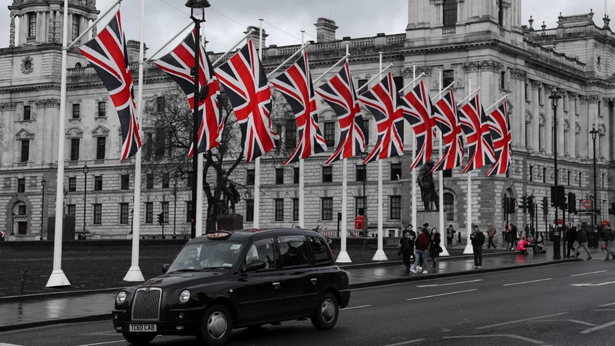 UK Treasury Secretary Dismisses Creation of US-Like National Crypto Reserve