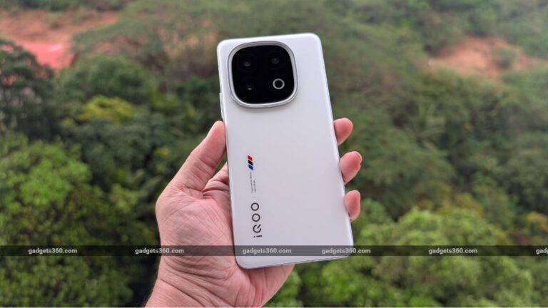 iQOO 13, iQOO Neo 10 and More Available With Discounts During Company