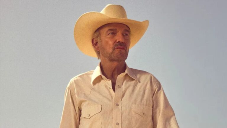 Billy Bob Thornton as Tommy Norris