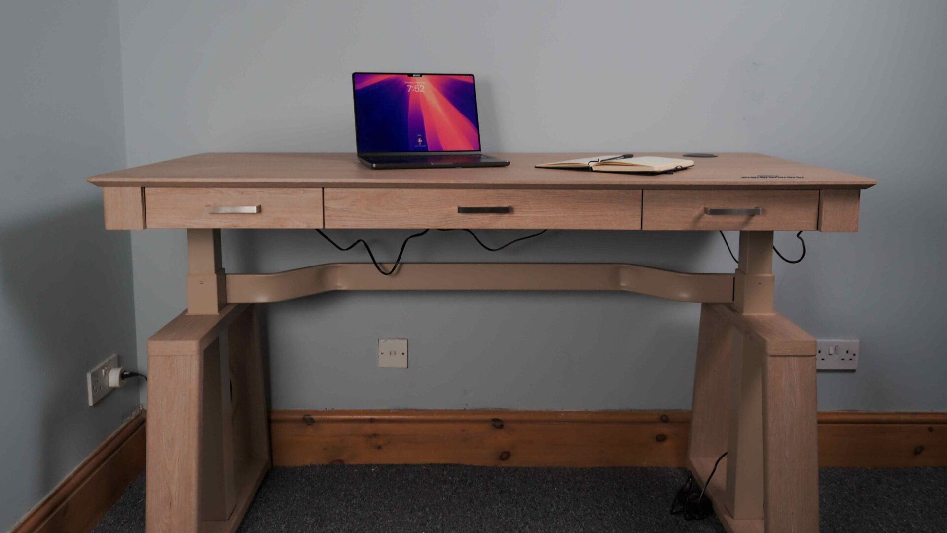 Eureka Ergonomic Ark EL Executive Standing Desk review