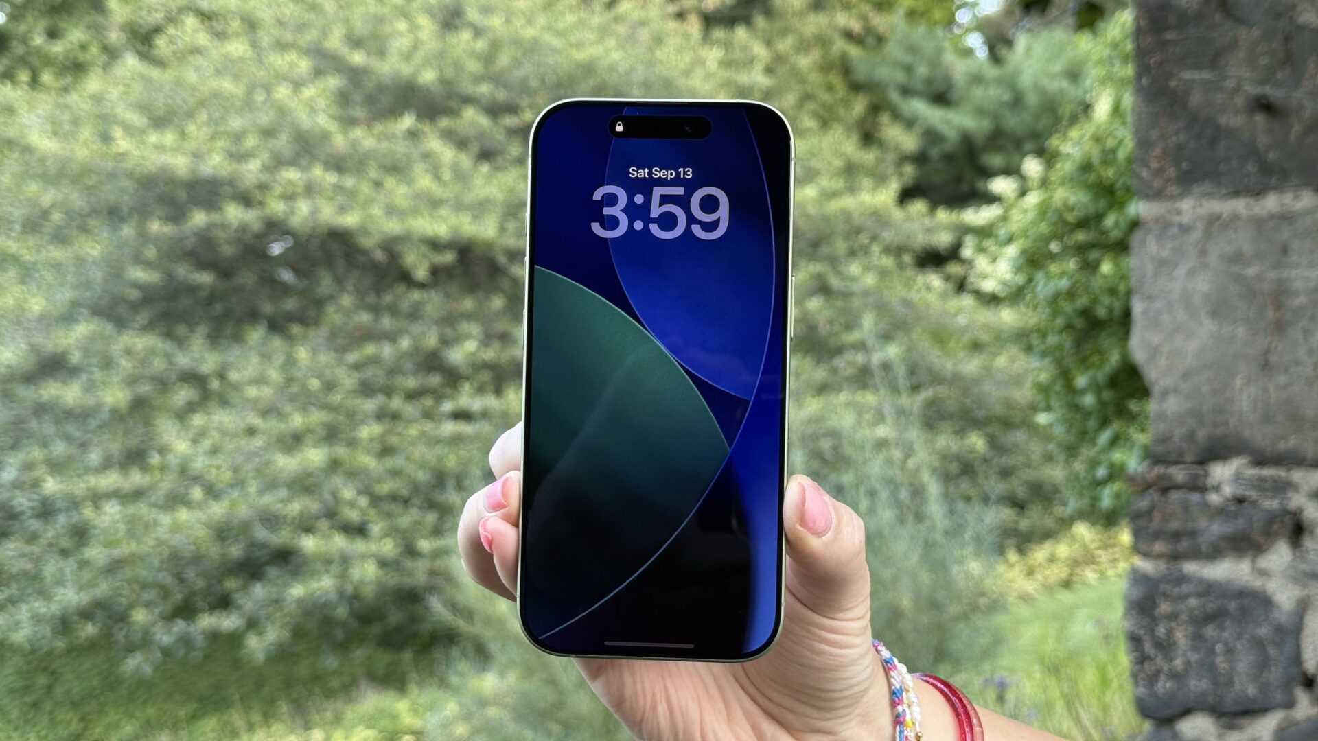 This new anonymous phone carrier doesn’t even need your name – here are 5 things you should know about it