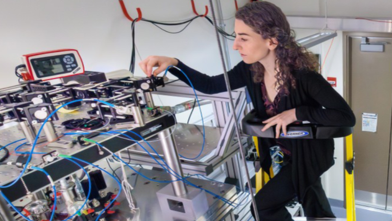 Erbium molecular qubits 