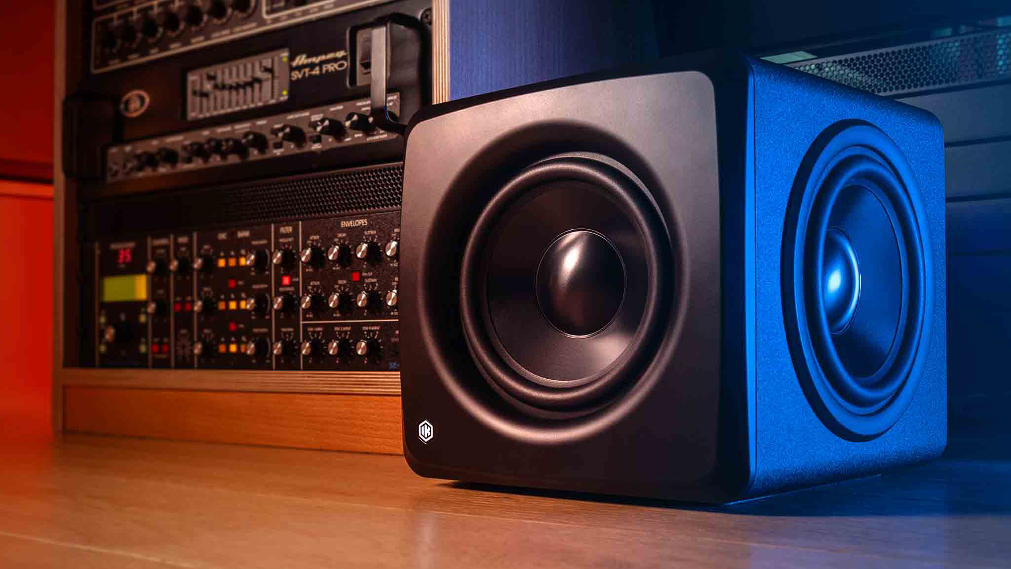 This new ‘smallest’ subwoofer packs deep bass into a 10-inch cube – 1 driver, 2 radiators, 25Hz, 200W of power