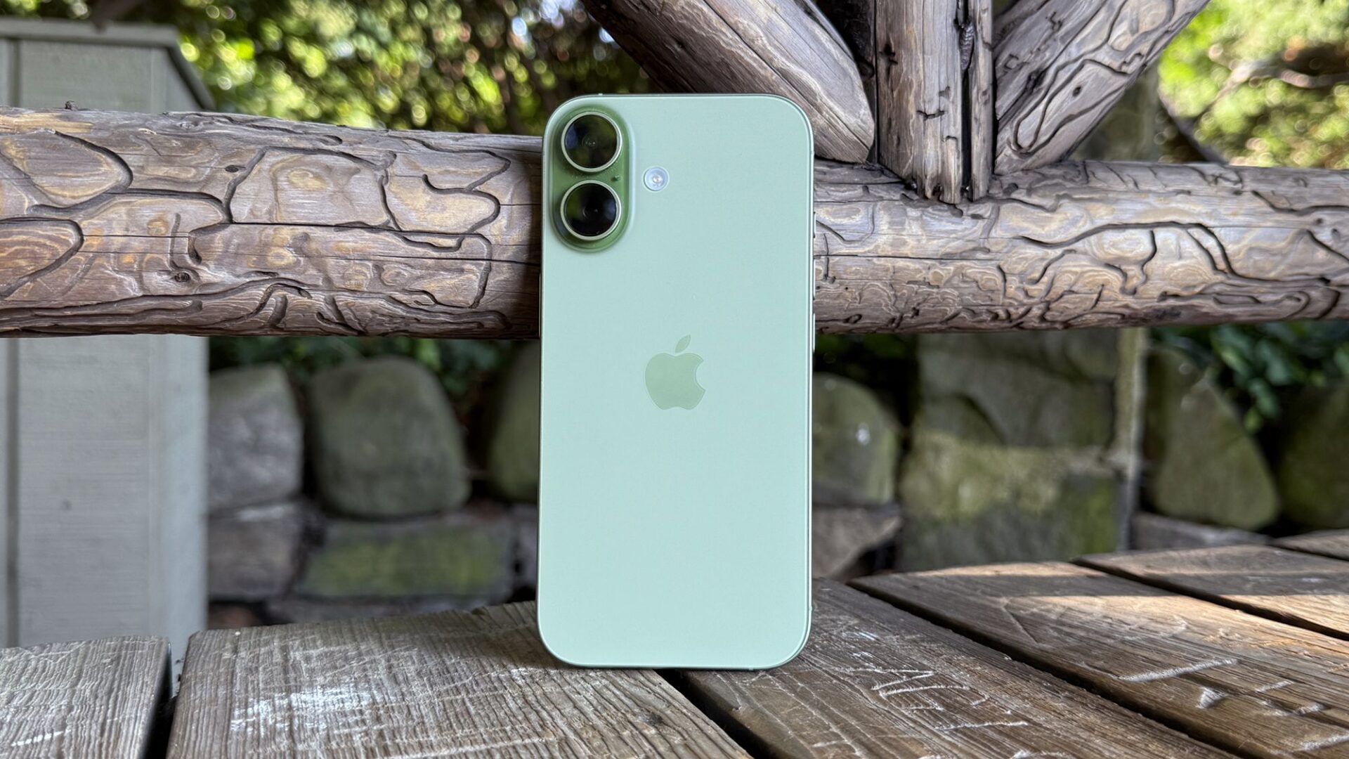 T-Mobile's end-of-year deals include four free iPhone 17, Galaxy S25, and more – but you'll have to be quick