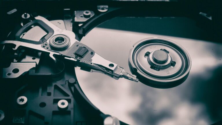 Optera optical storage archive