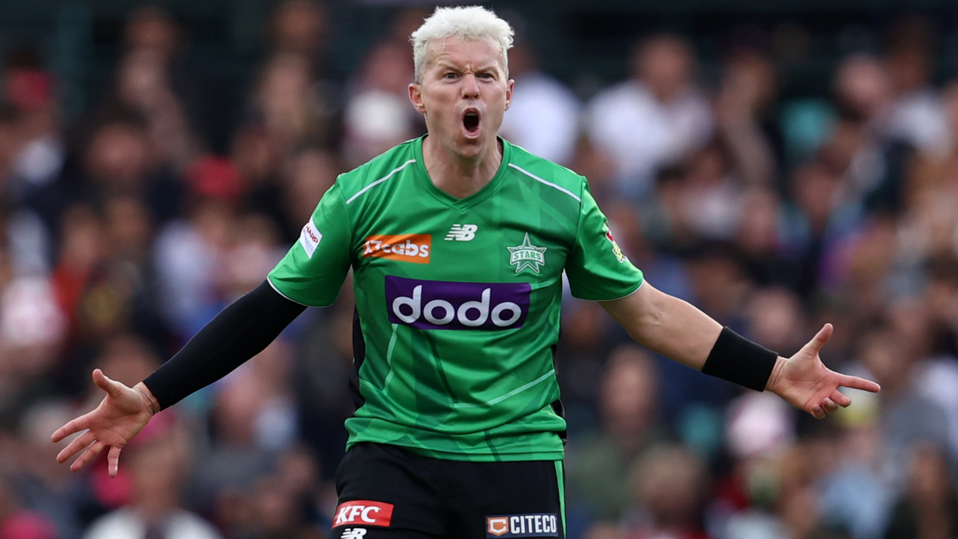 Peter Siddle of the Stars celebrates after taking the wicket of Jordan Silk of the Sixers during the BBL match between Sydney Sixers and Melbourne Stars at the Sydney Cricket Ground on December 26, 2025 in Sydney, Australia
