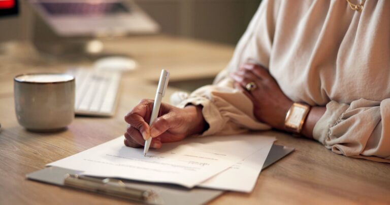 Docusign wants to use AI to turn your complex contracts into plain English