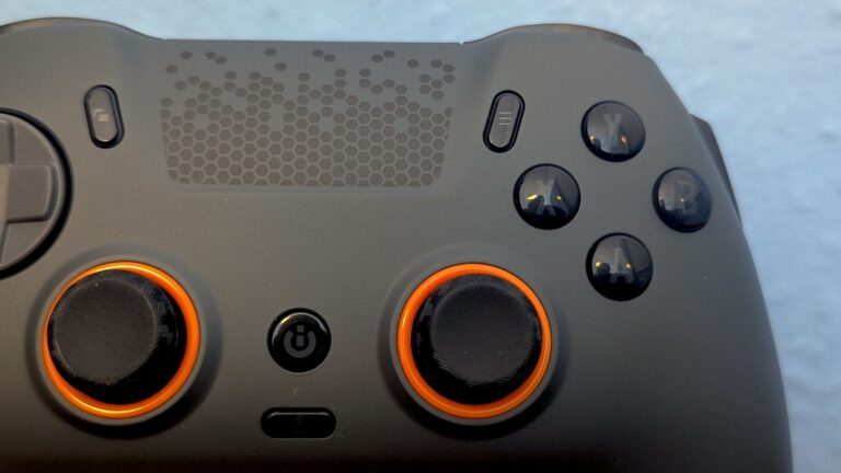 Scuf Envision Pro V2 review: a specialized PC controller that feels great to use, but has limited use cases
