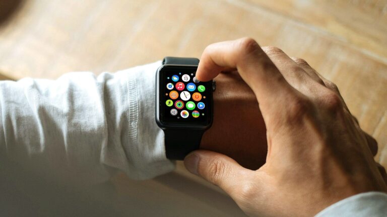 7 settings I change on every Apple Watch for a 'calmer, clearer, and more useful' experience