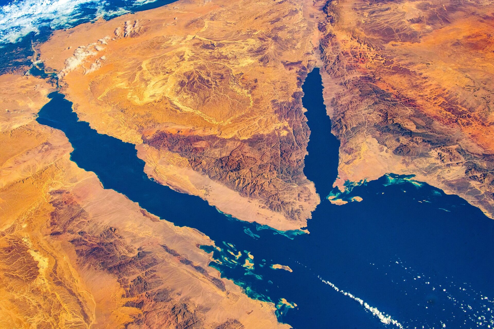 Title: Meta’s massive undersea cable project has been put on hold by regional hostilities – 2Africa Pearls project suffers another setback
