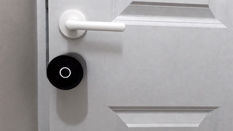 The Yale Linus Smart Lock L2 Lite is a clever, affordable Matter lock with no subscription fee, but a few rough edges