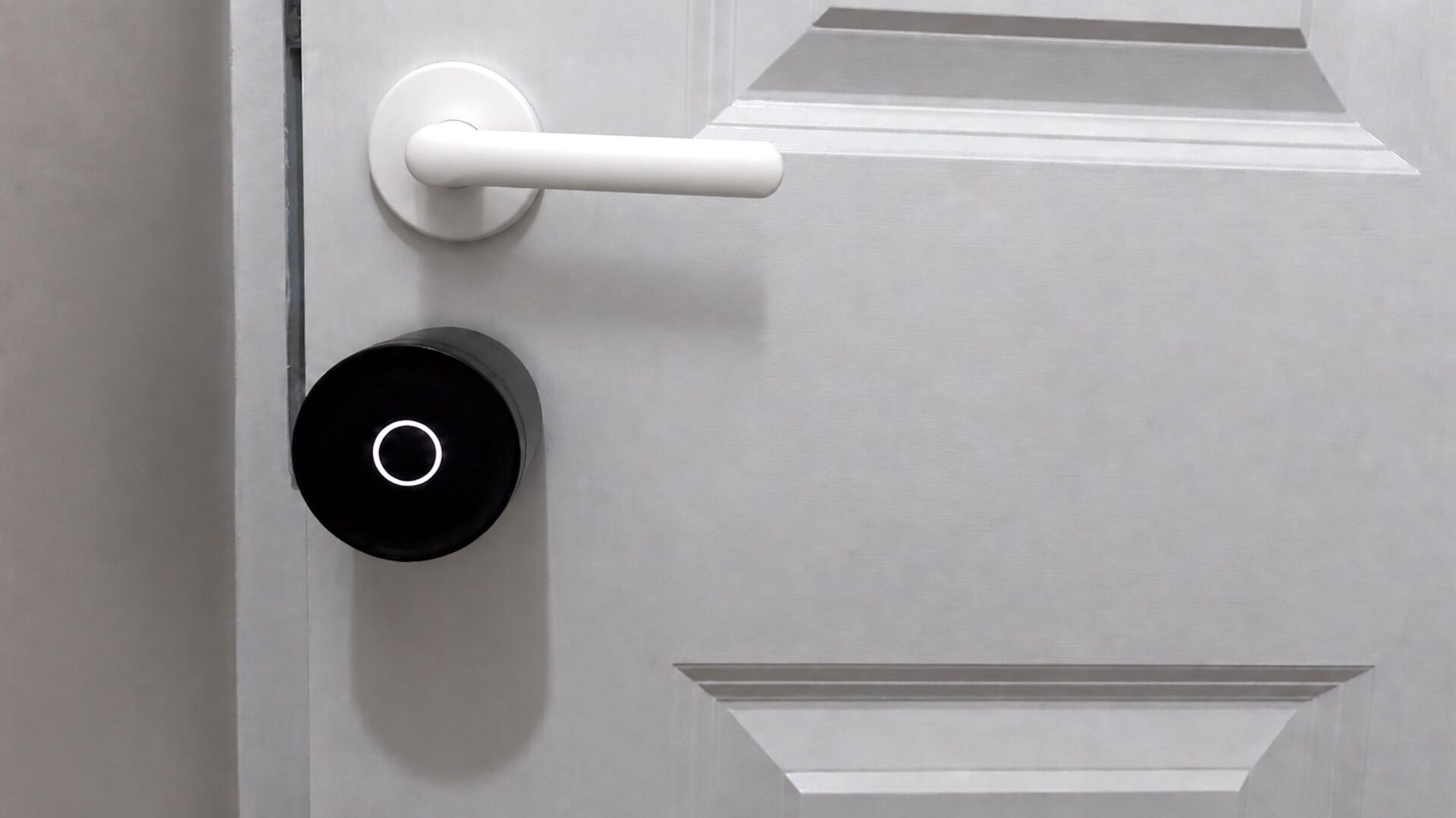 The Yale Linus Smart Lock L2 Lite is a clever, affordable Matter lock with no subscription fee, but a few rough edges