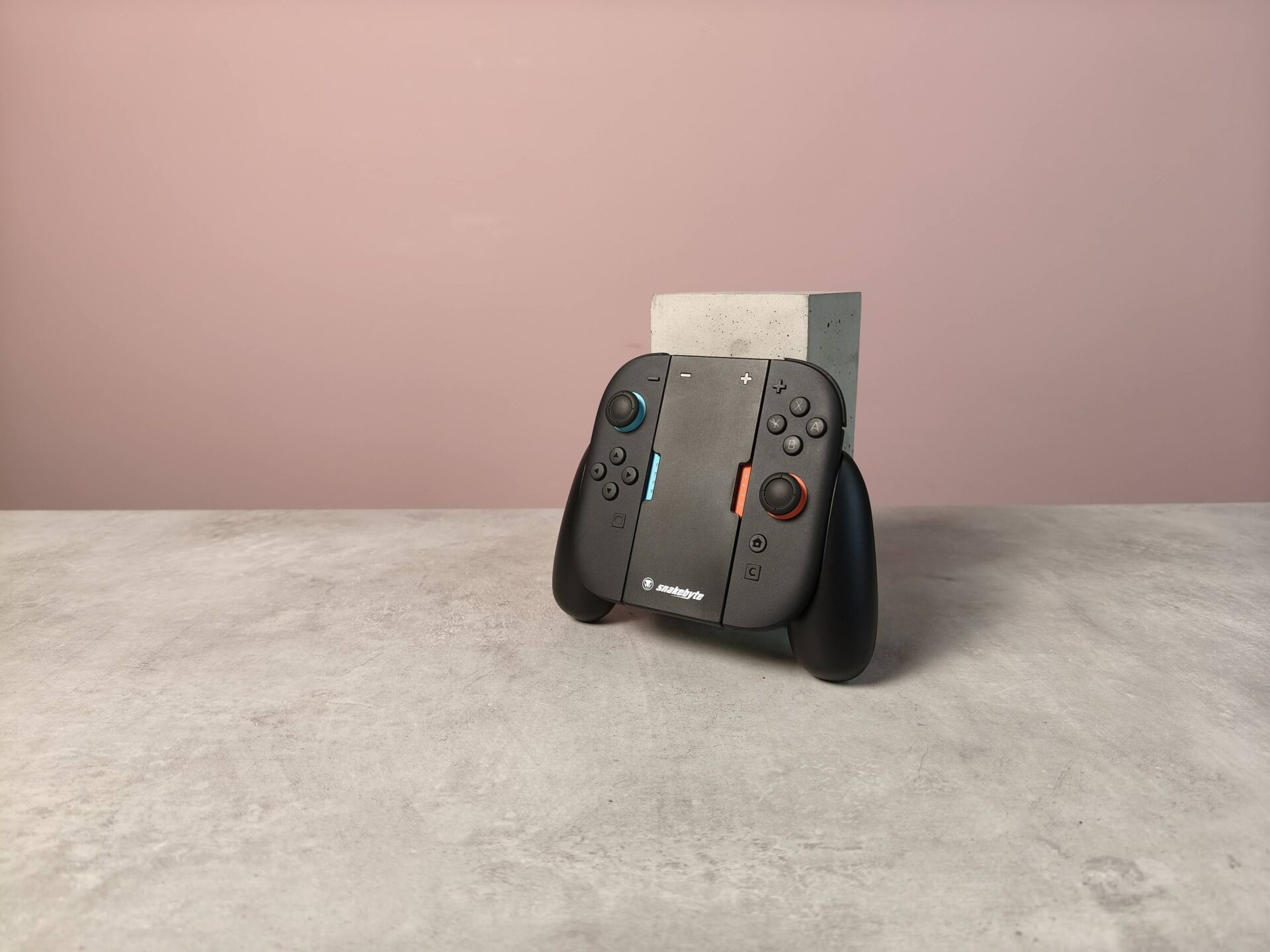 Snakebyte Ergo Grip S2 review: a functional Joy-Con 2 grip with a few snags