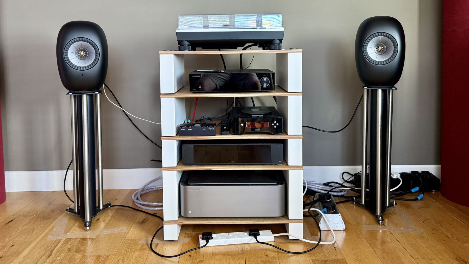 KEF LS Luxe review: active wireless stereo speakers that aren't quite perfect, but get far closer than most