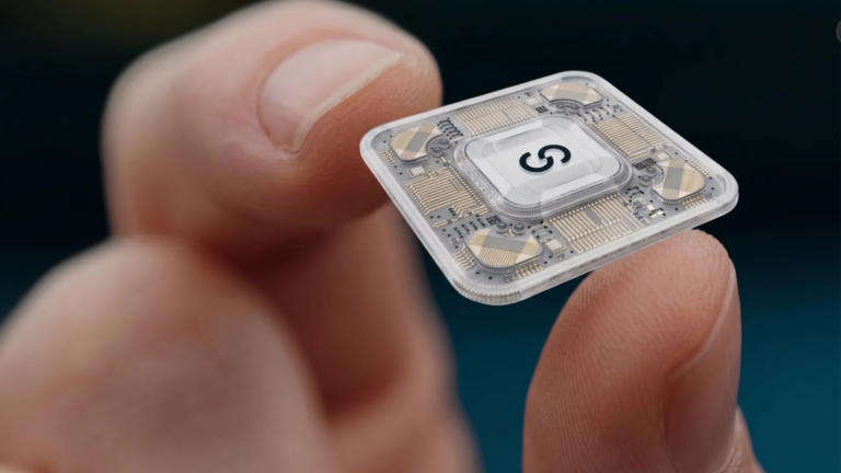The world's first diamond-powered portable quantum computer