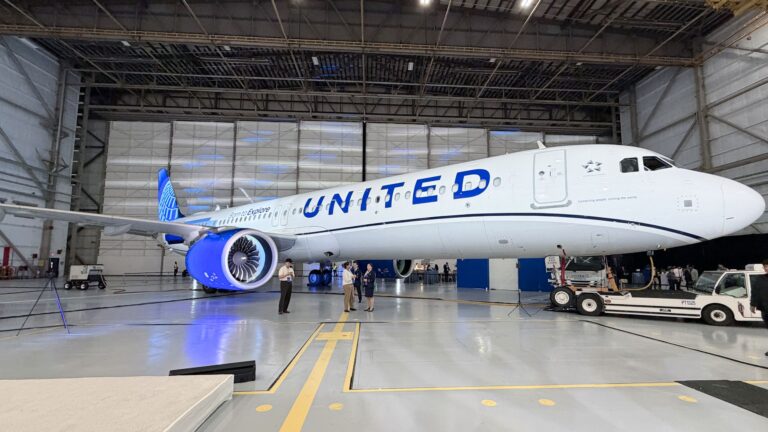 United’s new A321XLR is packed with tech, and it’s about to take on new transatlantic routes