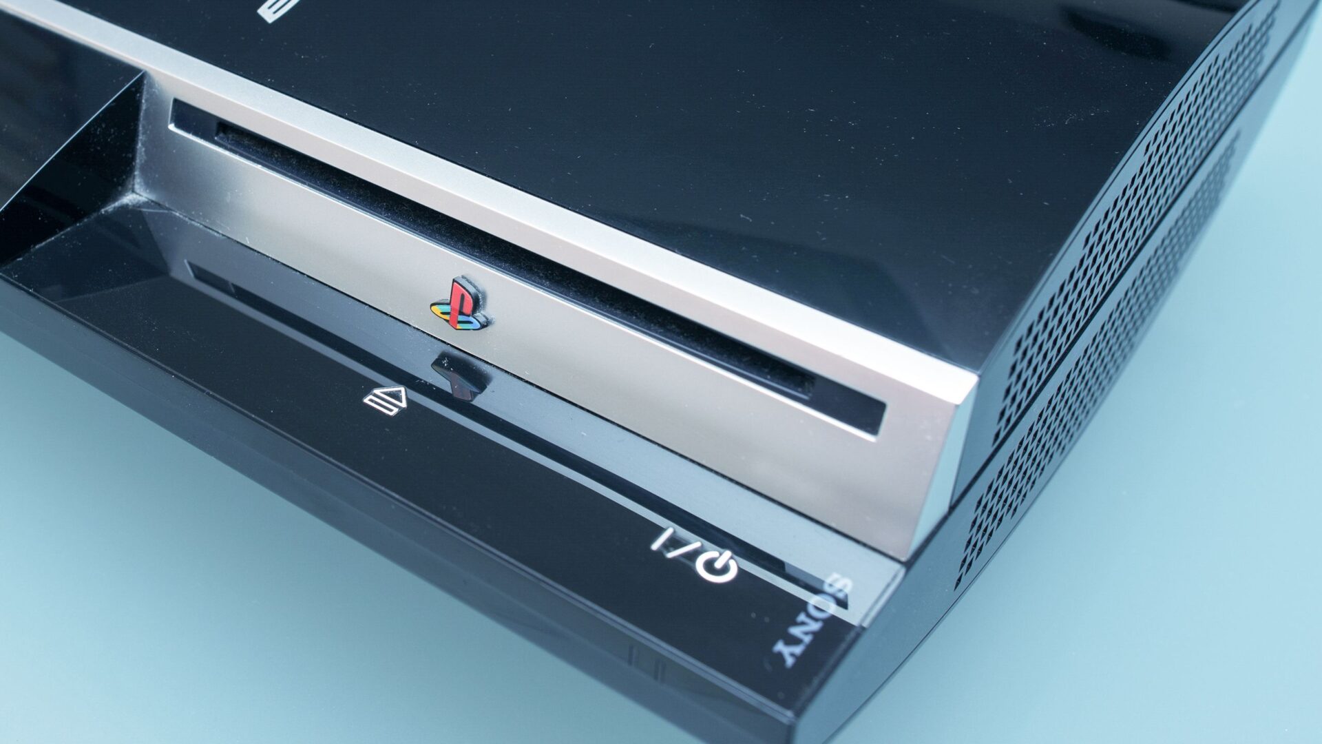 Sick of Sony killing physical games? Relive the glory days with a PlayStation 3 emulator that can play discs through your PC