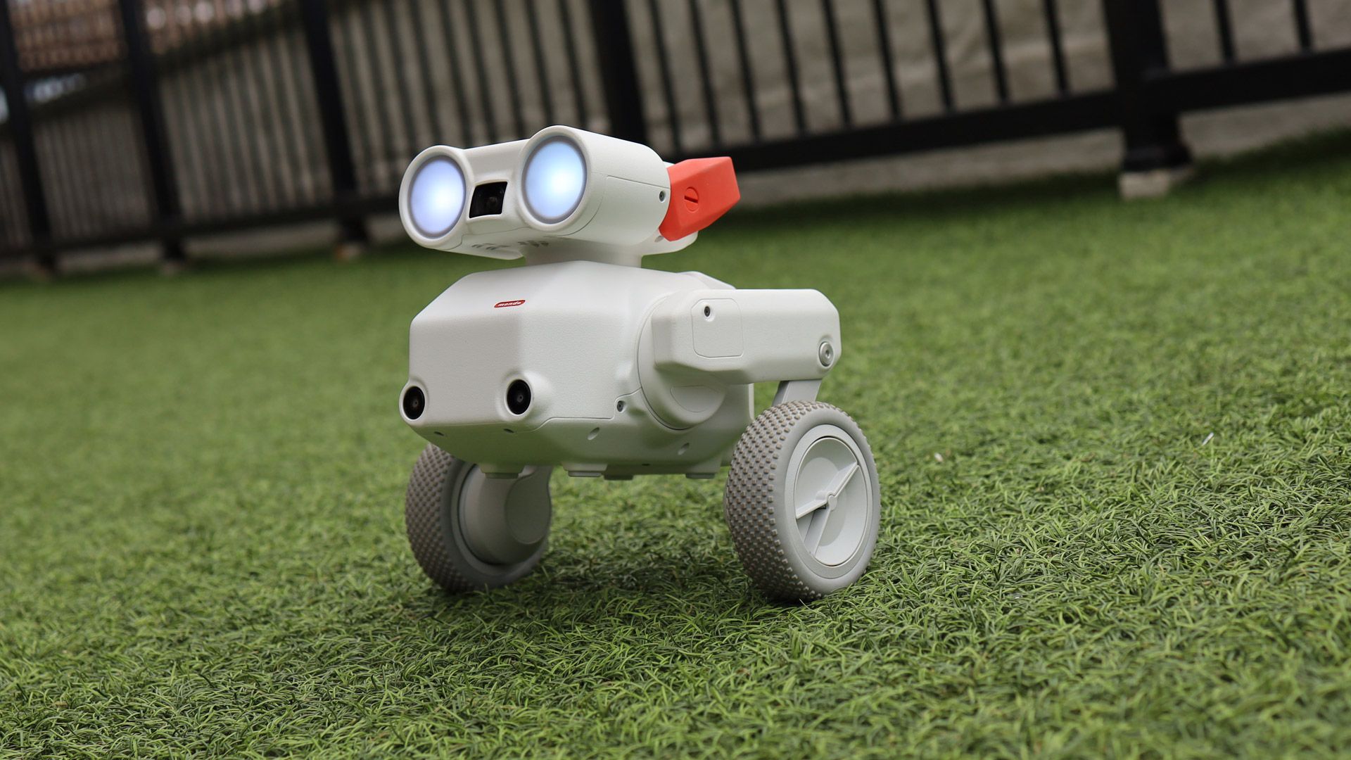Mondo Beni camera robot