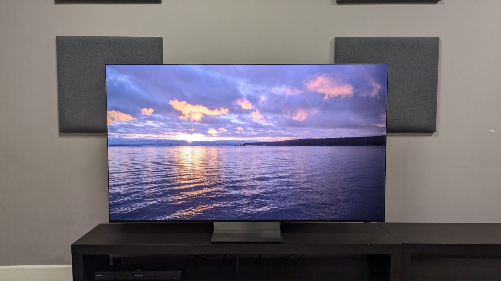 Samsung R95H review: a brilliant evolution of backlit TVs