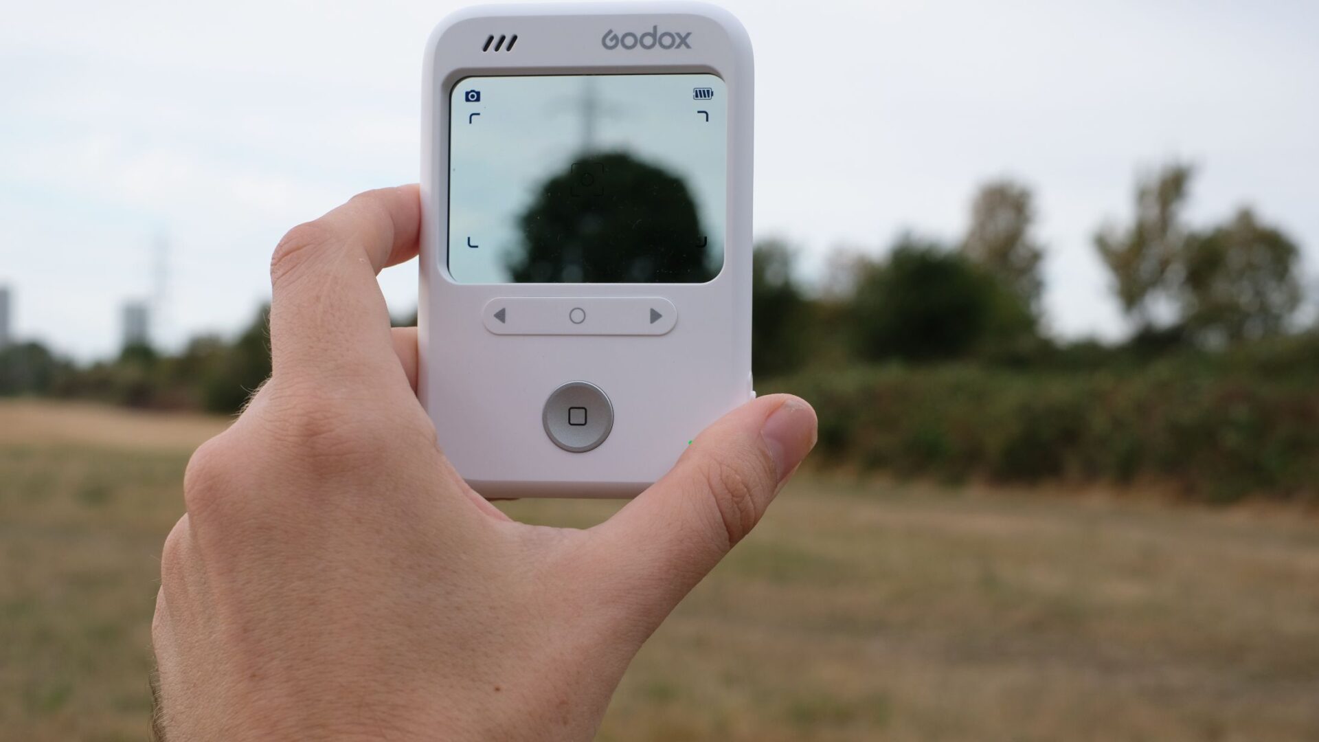 Godox C100 review: a cheap camera and light meter that misses the mark on both counts