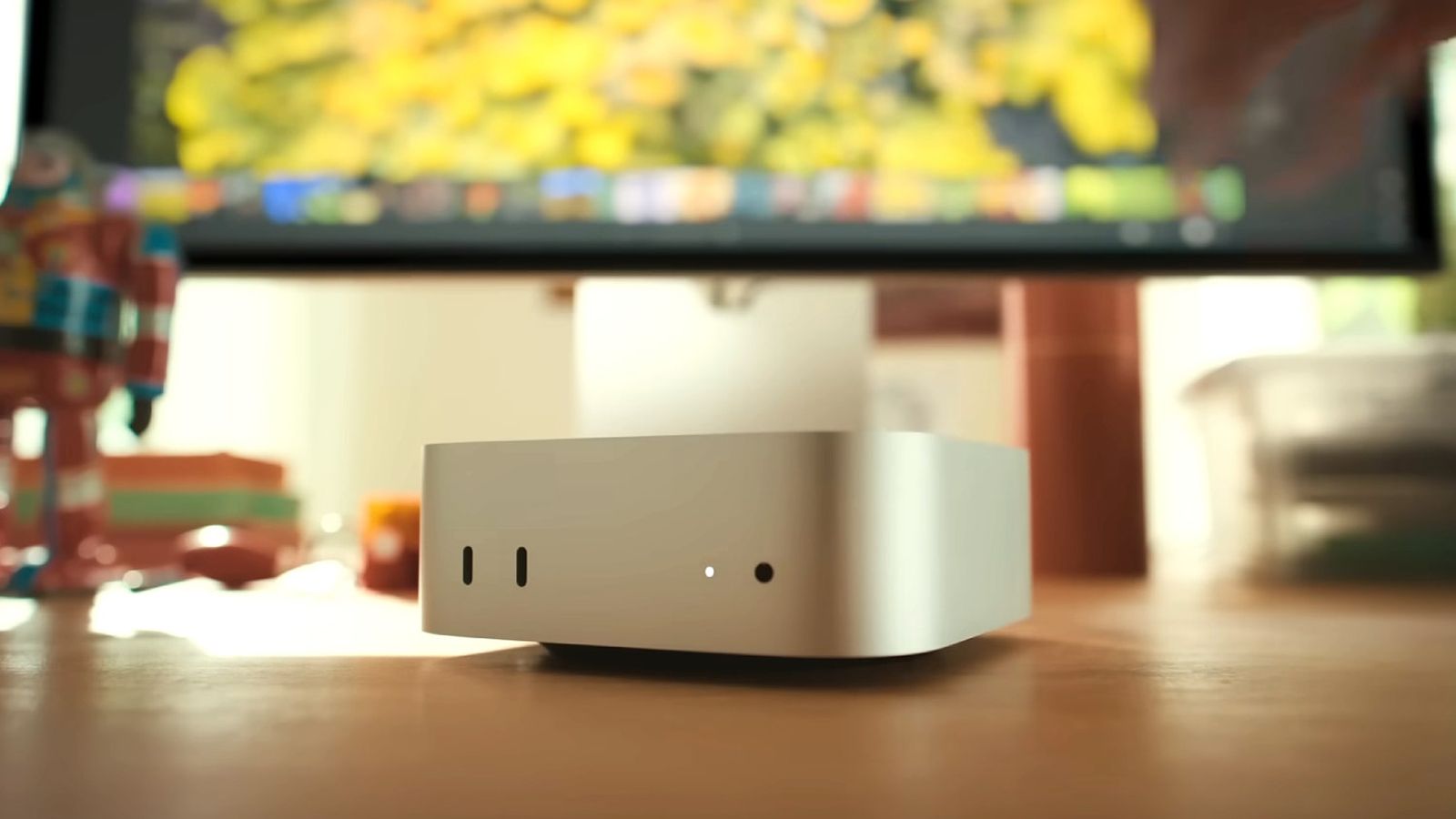 M4 Mac mini on a desk