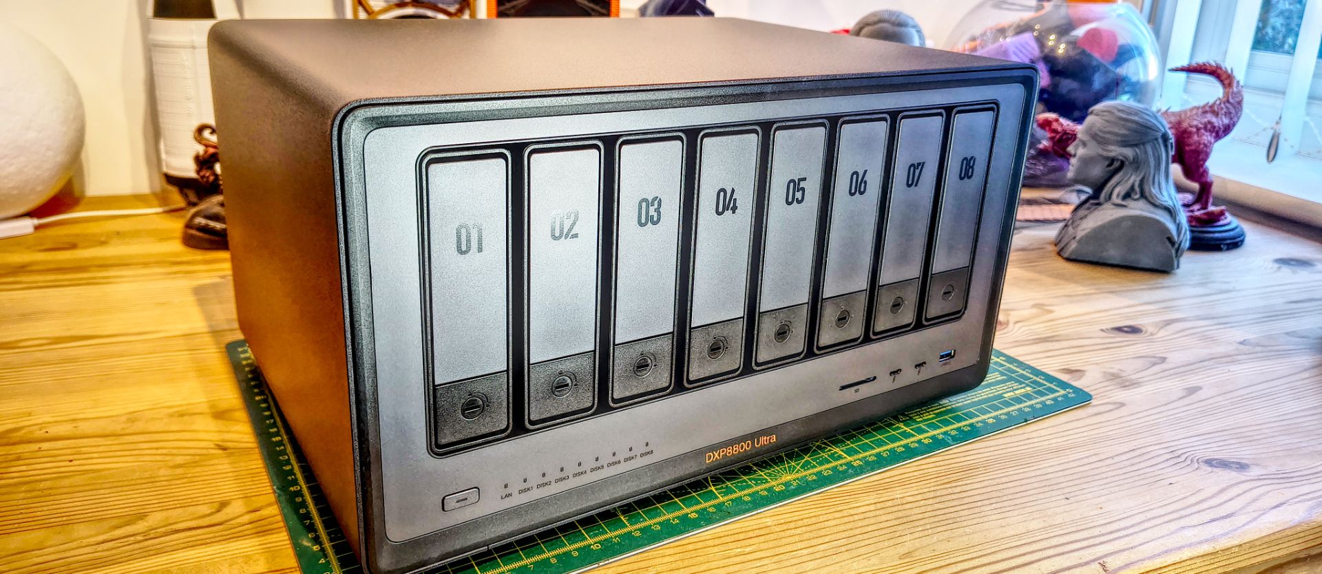 Ugreen NASync DXP8800 Ultra
